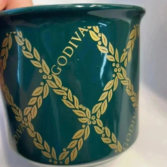 Dark Green and Gold Godiva mug 3.5“ tall12 fl oz - Picture 4 of 6